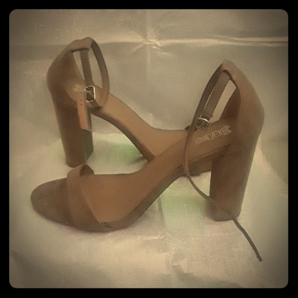 Beige heels